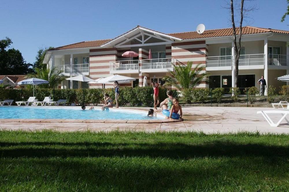 Belle maisonnette dans résidence avec piscine Soulac-sur-Mer Exterior foto